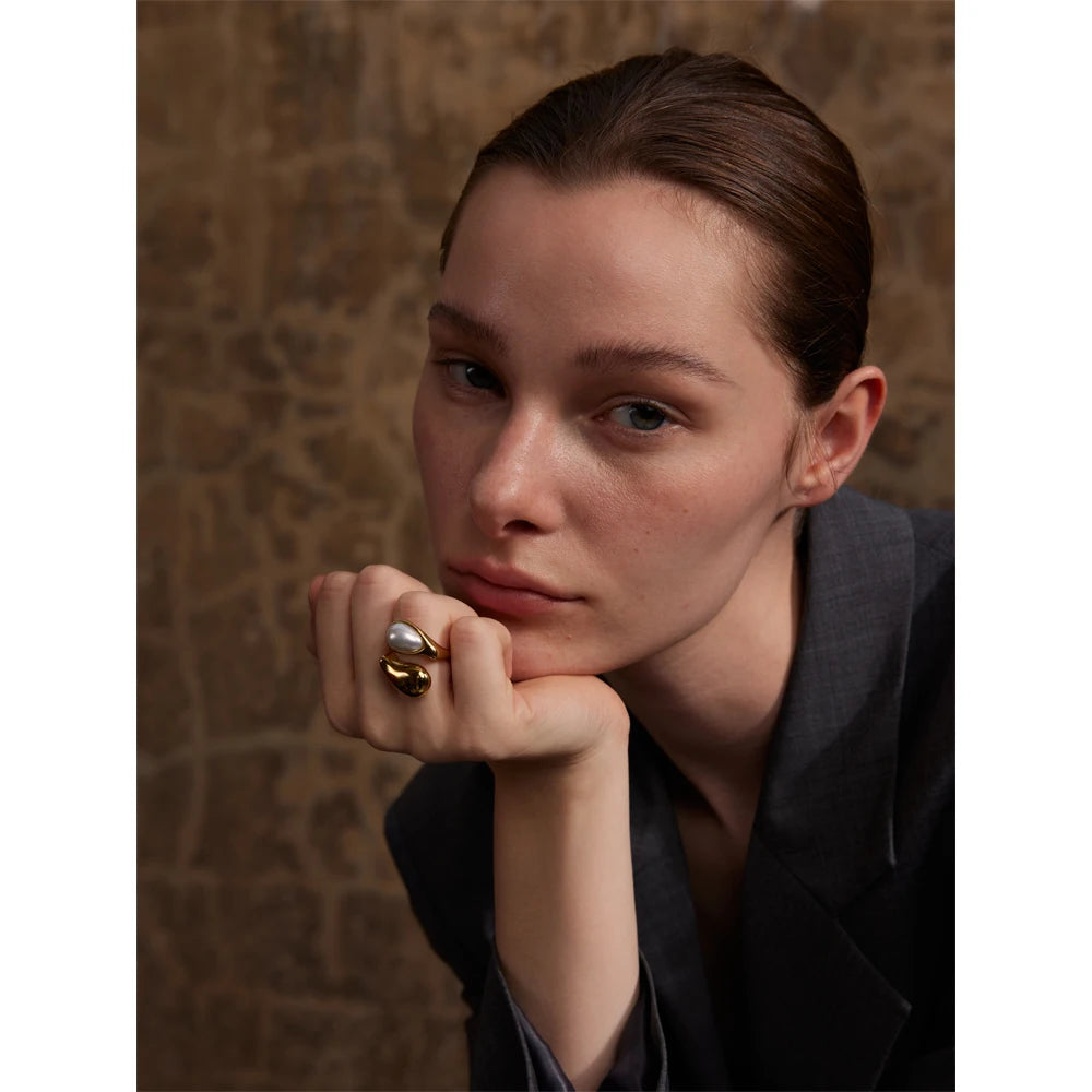 Anel Regulável Gota Pérola Banhado em Ouro 18K