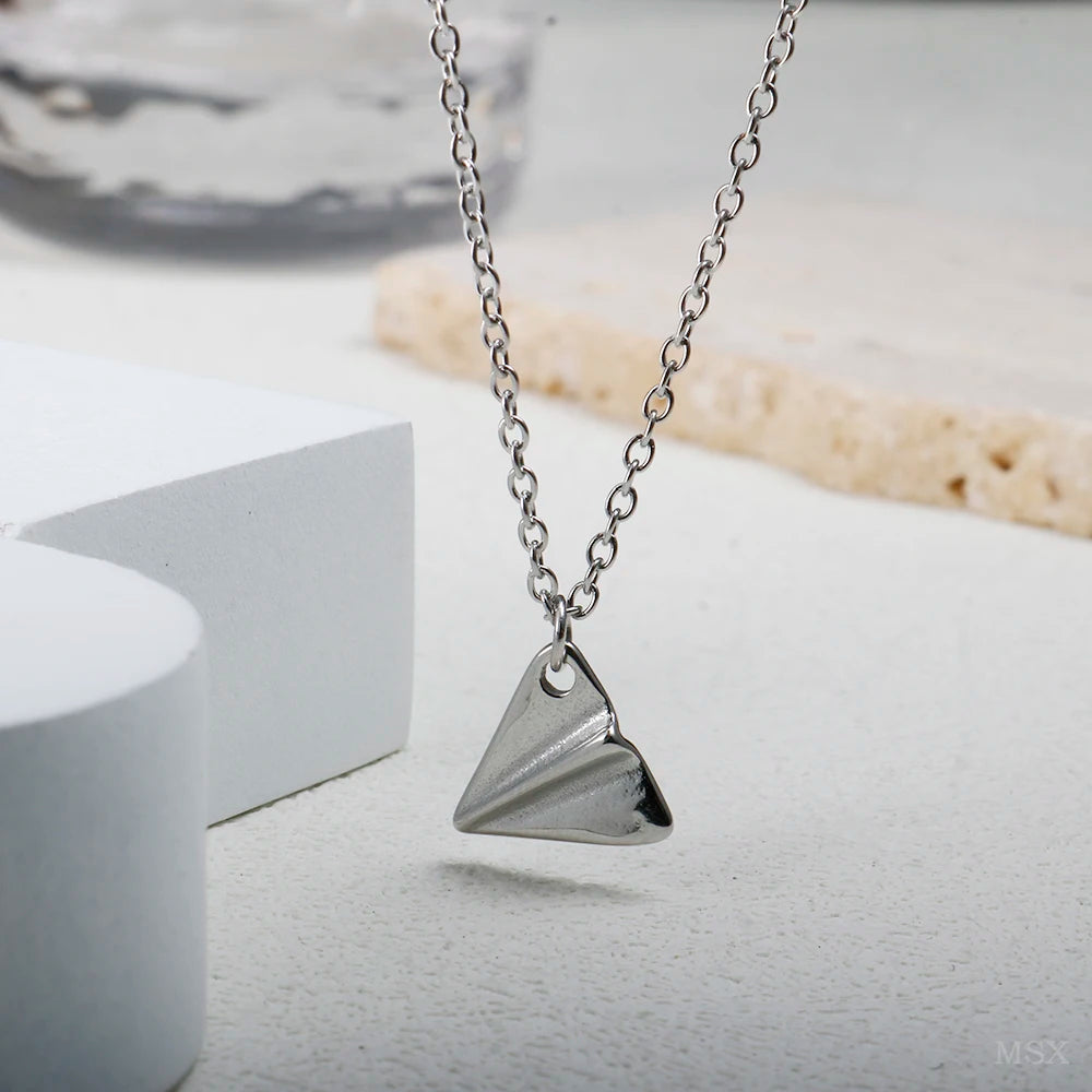 Colar Avião de Papel Banhado em Ouro 18K