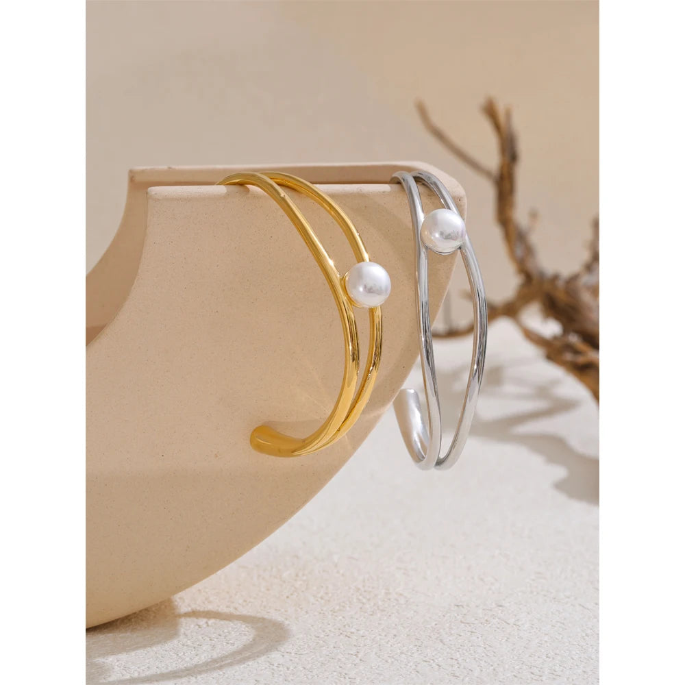 Bracelete Minimalista Pérola Banhado em Ouro 18K