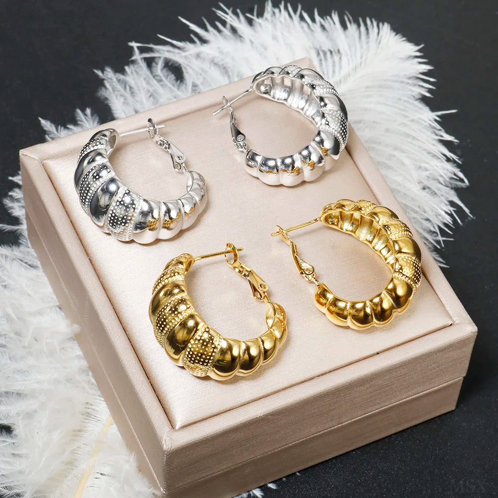 Brinco Croassaint Banhado em Ouro 18K