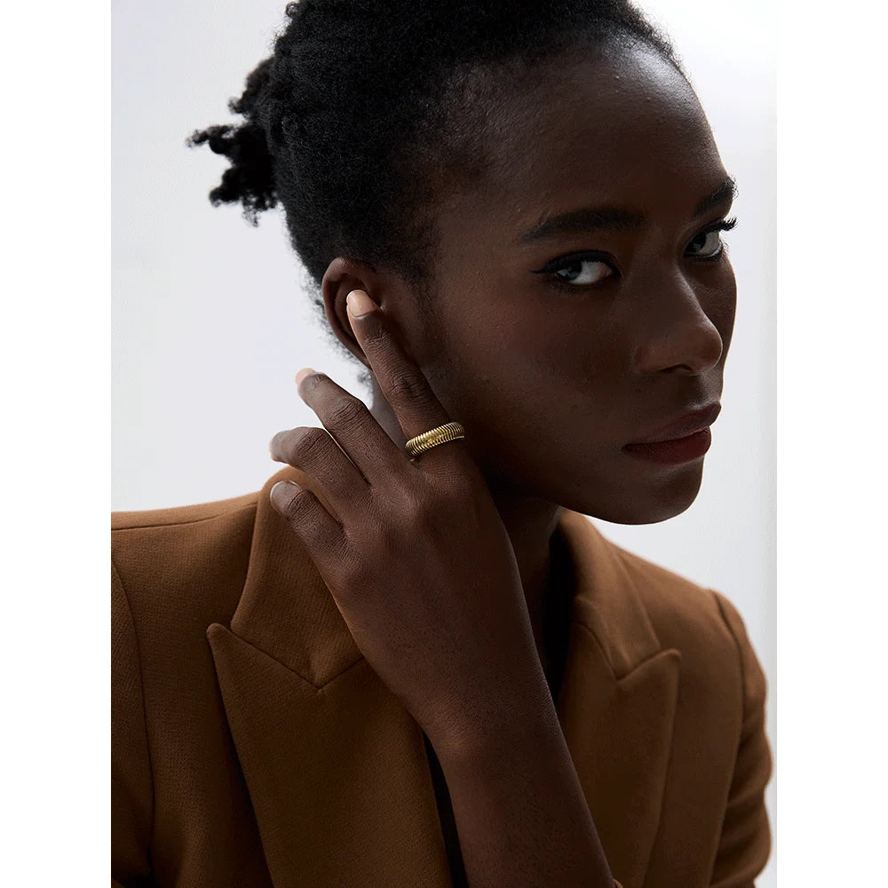 Anel Regulável Cobra Banhado em Ouro 18K