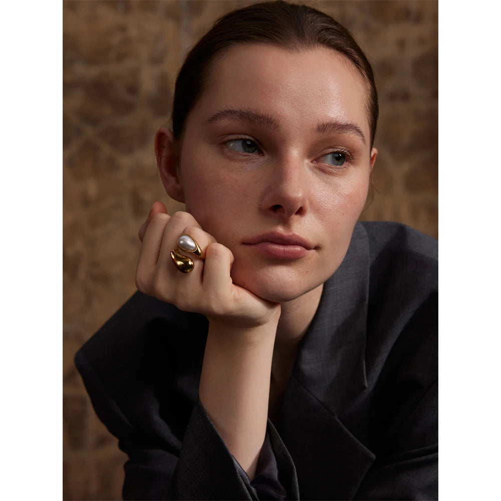 Anel Regulável Gota Pérola Banhado em Ouro 18K