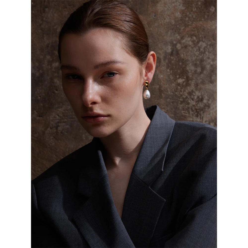 Brinco Gota de Pérola Banhado em Ouro 18K