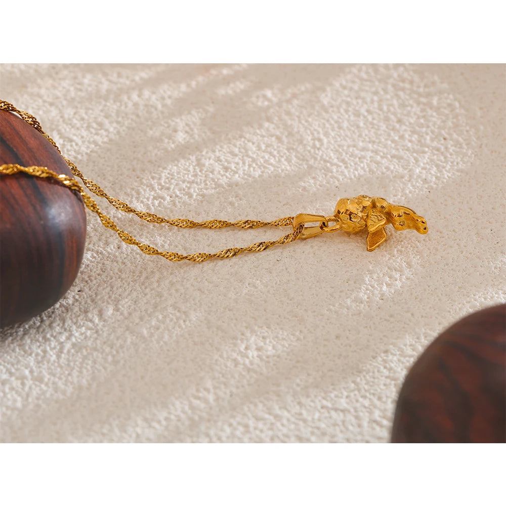 Colar Angel Heart Banhado em Ouro 18K