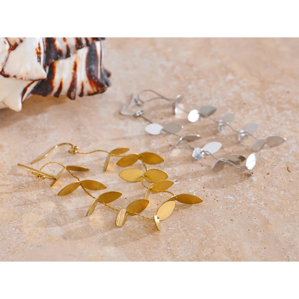 Brinco Folhas Banhado em Ouro 18K