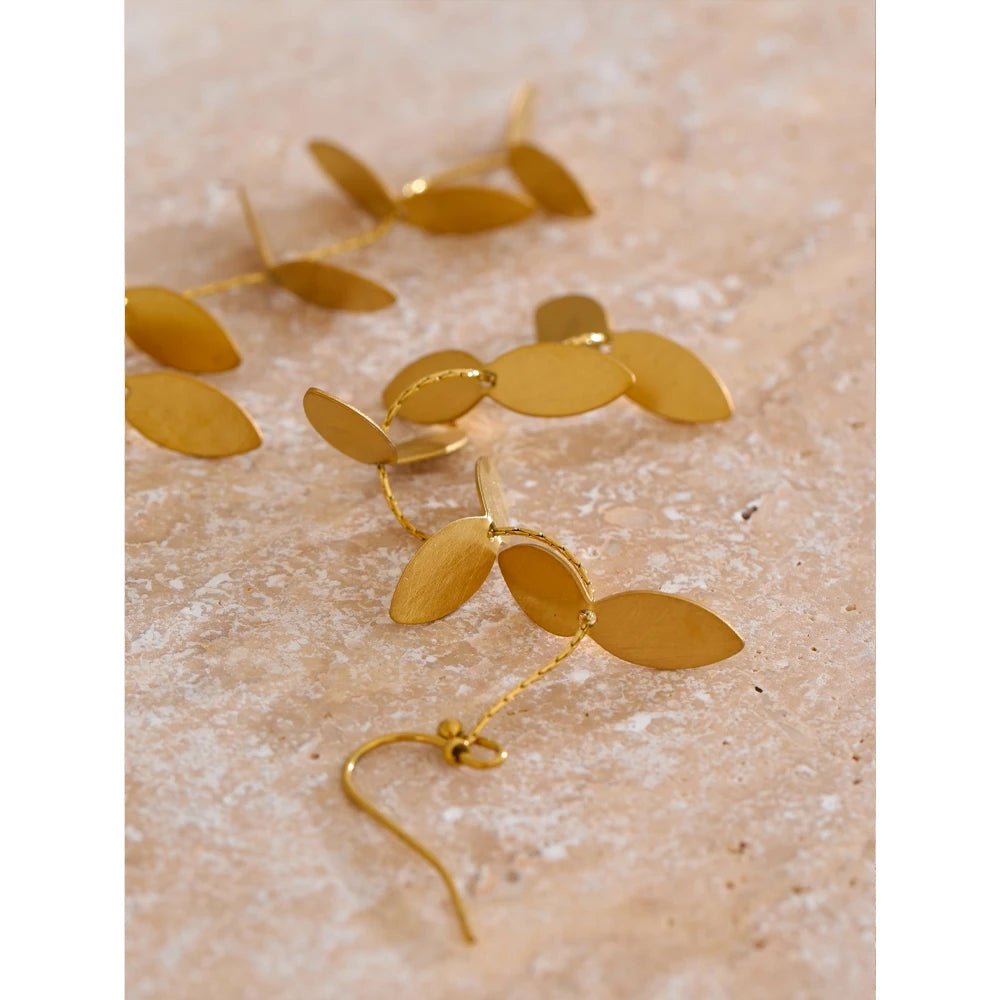 Brinco Folhas Banhado em Ouro 18K