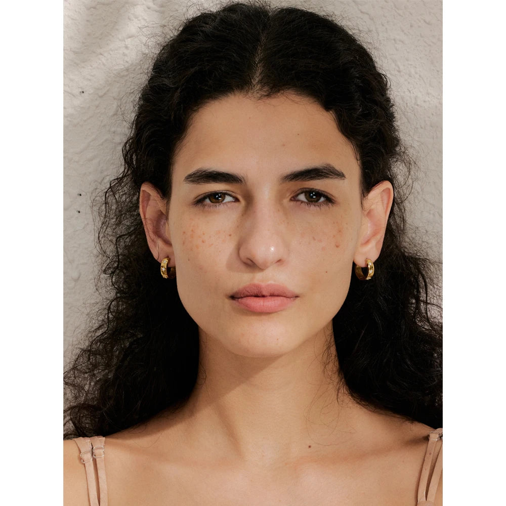 Brinco Zircônias Estrelas Banhado em Ouro 18K