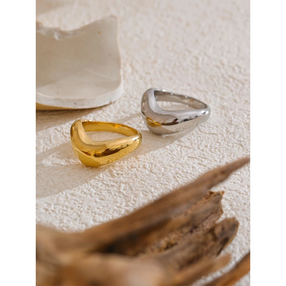 Anel Onda Dourada Banhado em Ouro 18K