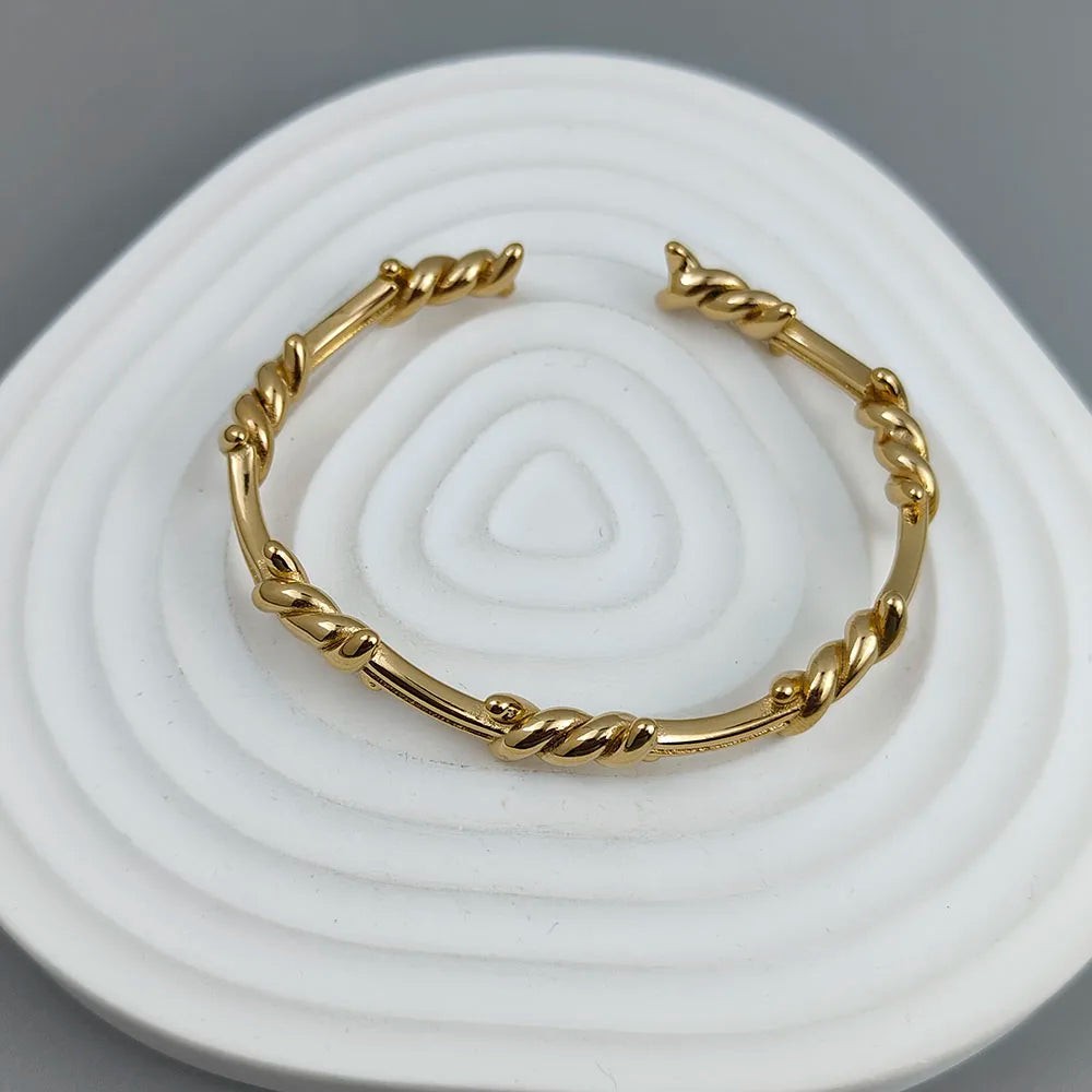 Bracelete Arame Farpado Banhado em Ouro 18K