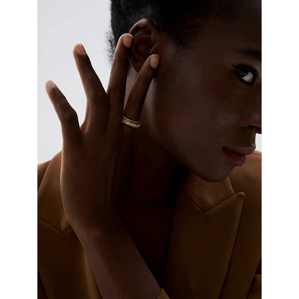 Anel Regulável Cobra Banhado em Ouro 18K