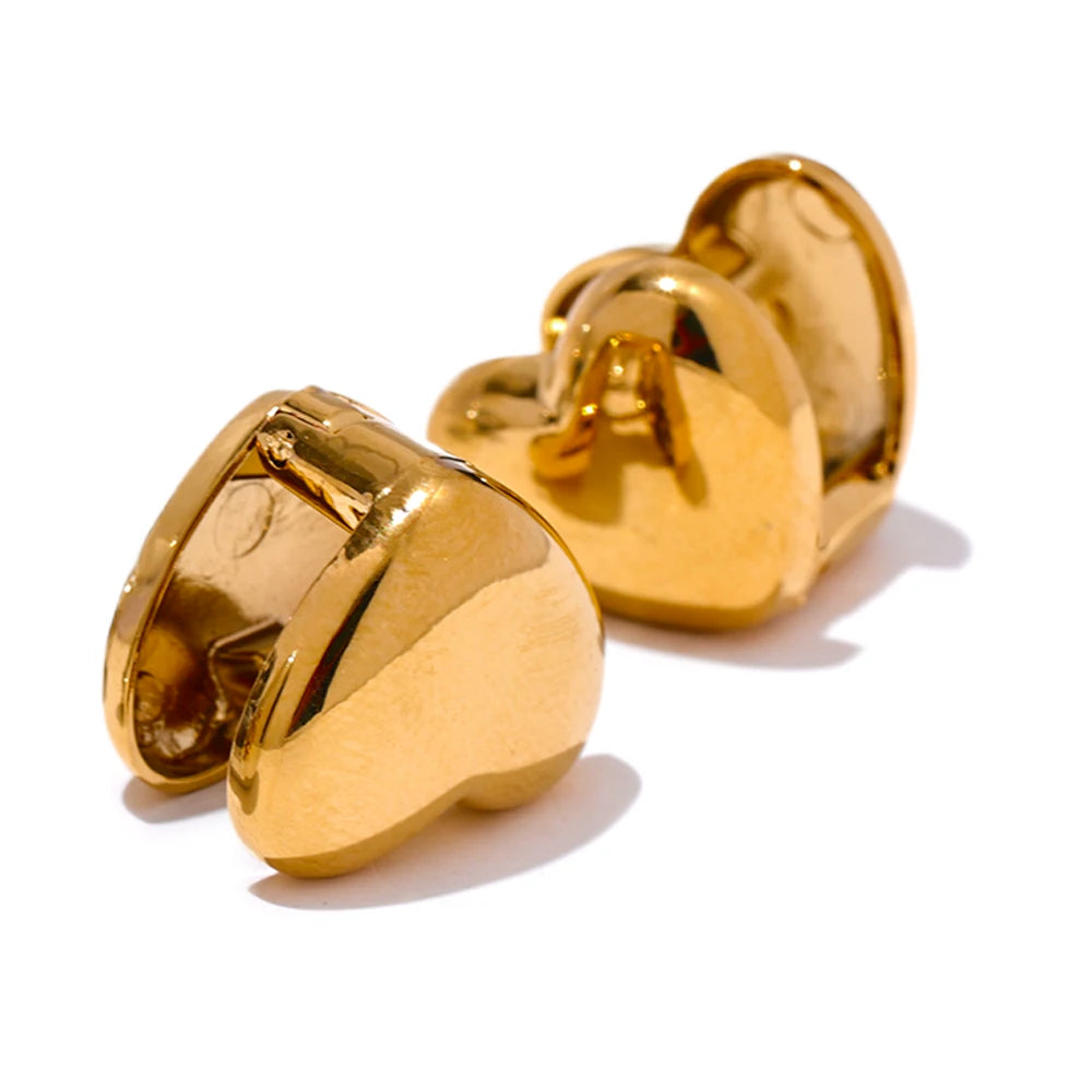 Brinco Pequeno Coração Banhado em Ouro 18K