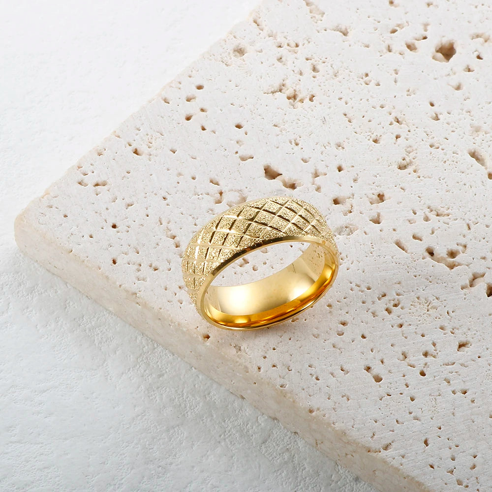 Anel Aliança Jeteado Desenhado Banhado em Ouro 18K