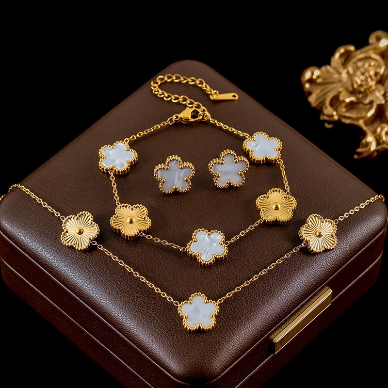 Conjunto Flor Banhado em Ouro 18K