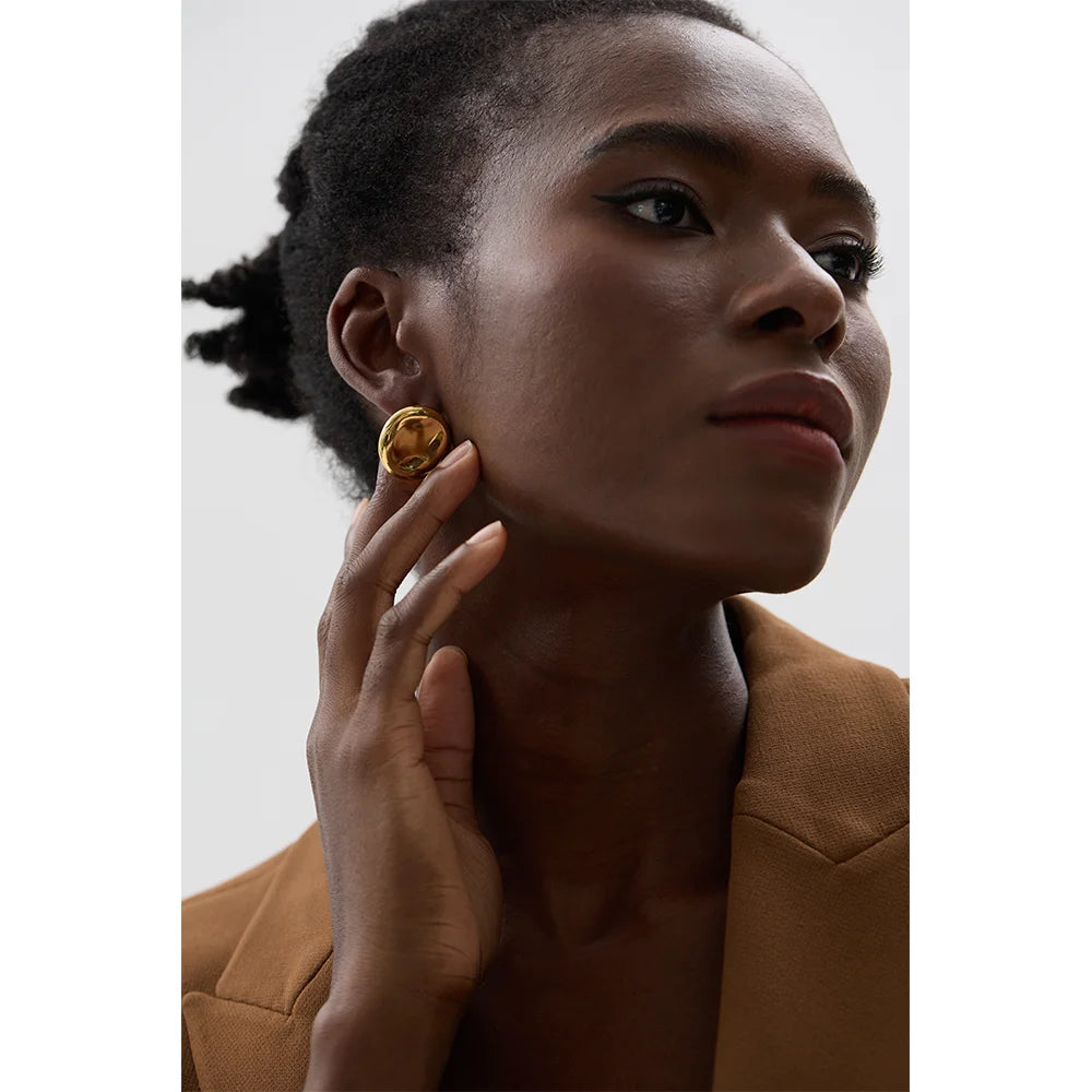 Brinco Minimalista Aurora Banhado em Ouro 18K