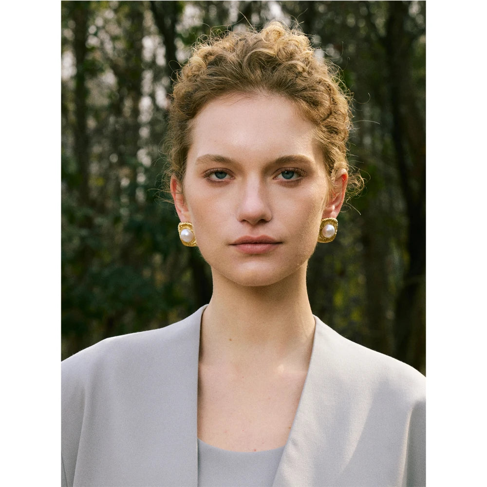 Brinco Elegance Pérola Banhado em Ouro 18K