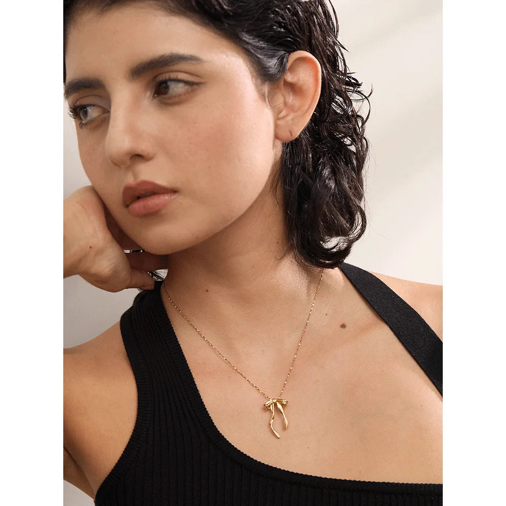 Colar Laço Banhado em Ouro 18K