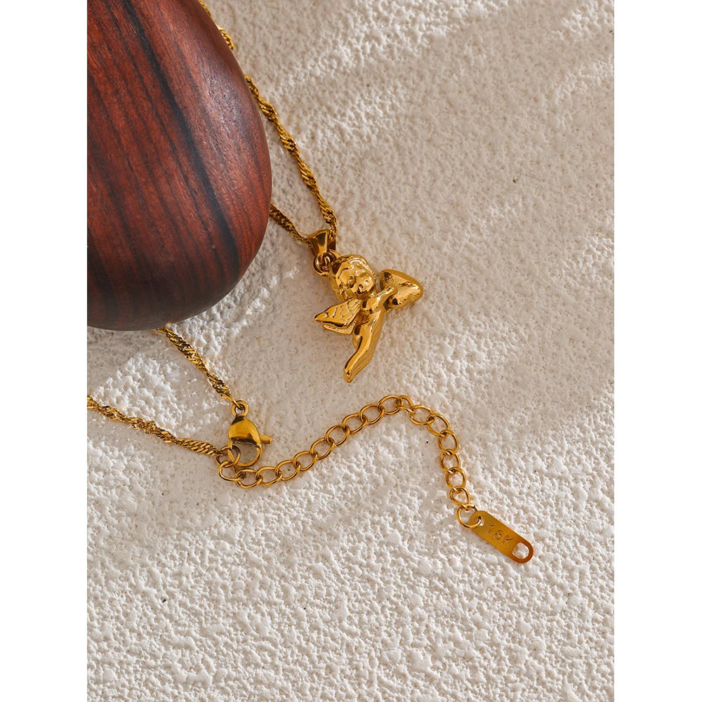 Colar Angel Heart Banhado em Ouro 18K