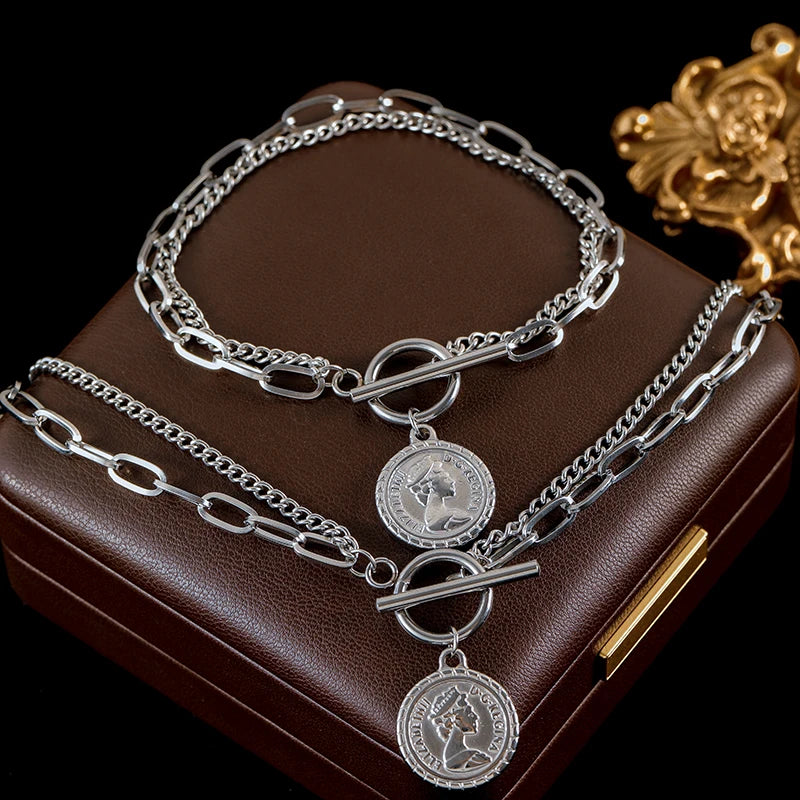 Conjunto Colar e Pulseira Medalha Banhado em Ouro 18K