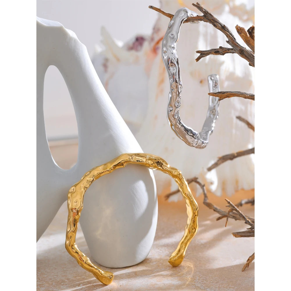 Bracelete Martelado Banhado em Ouro 18K