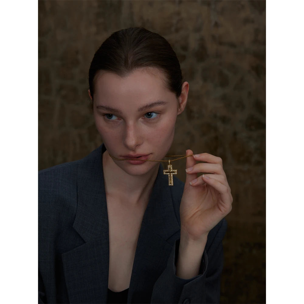 Colar Cruz Zircônia Banhado em Ouro 18K