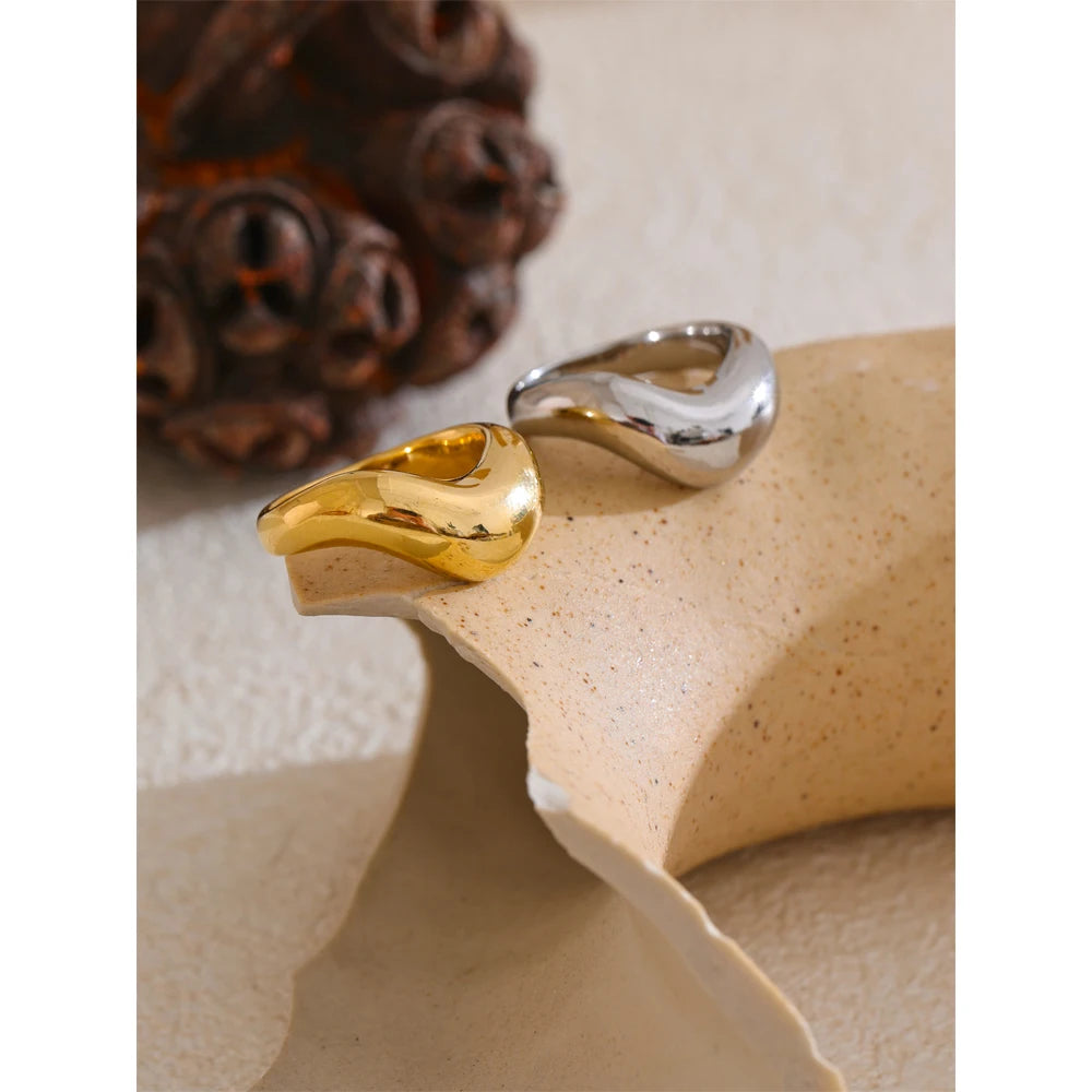 Anel Onda Dourada Banhado em Ouro 18K