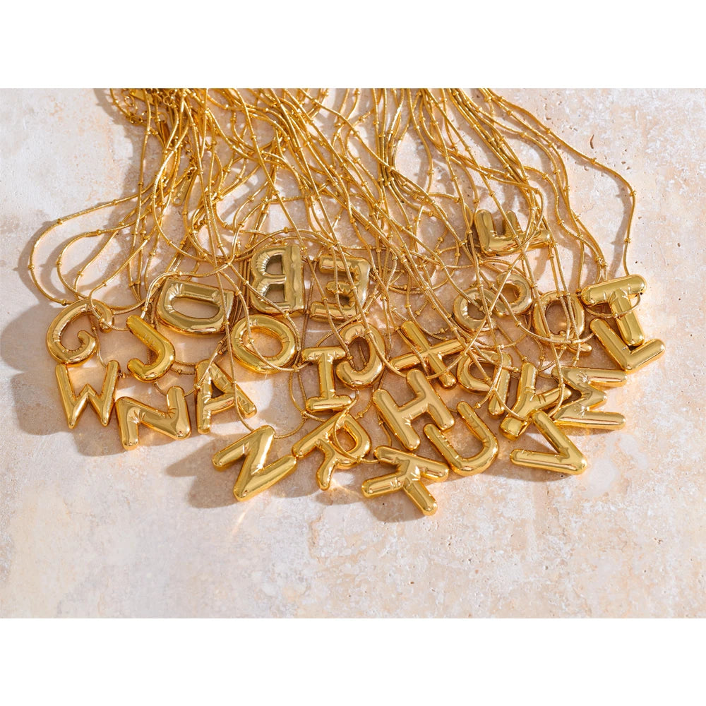 Colar Letra Banhado em Ouro 18K