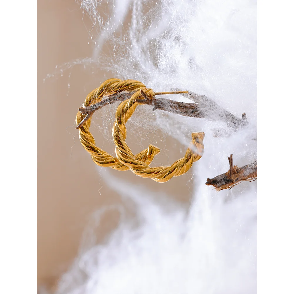 Brinco Argola Trançado Banhado em Ouro 18K