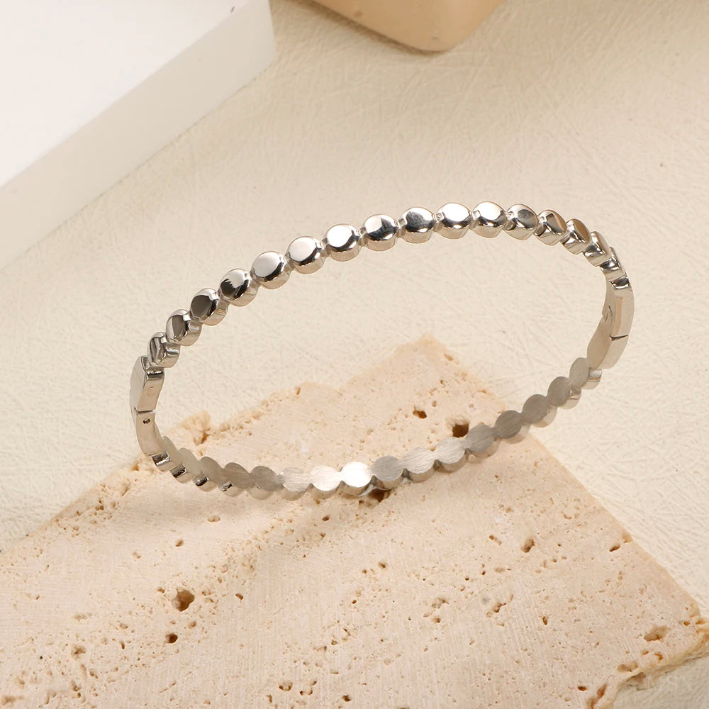 Bracelete Essência Minimalista Banhado em Ouro 18K