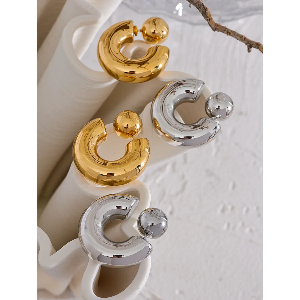 Brinco Meia Lua Banhado em Ouro 18K