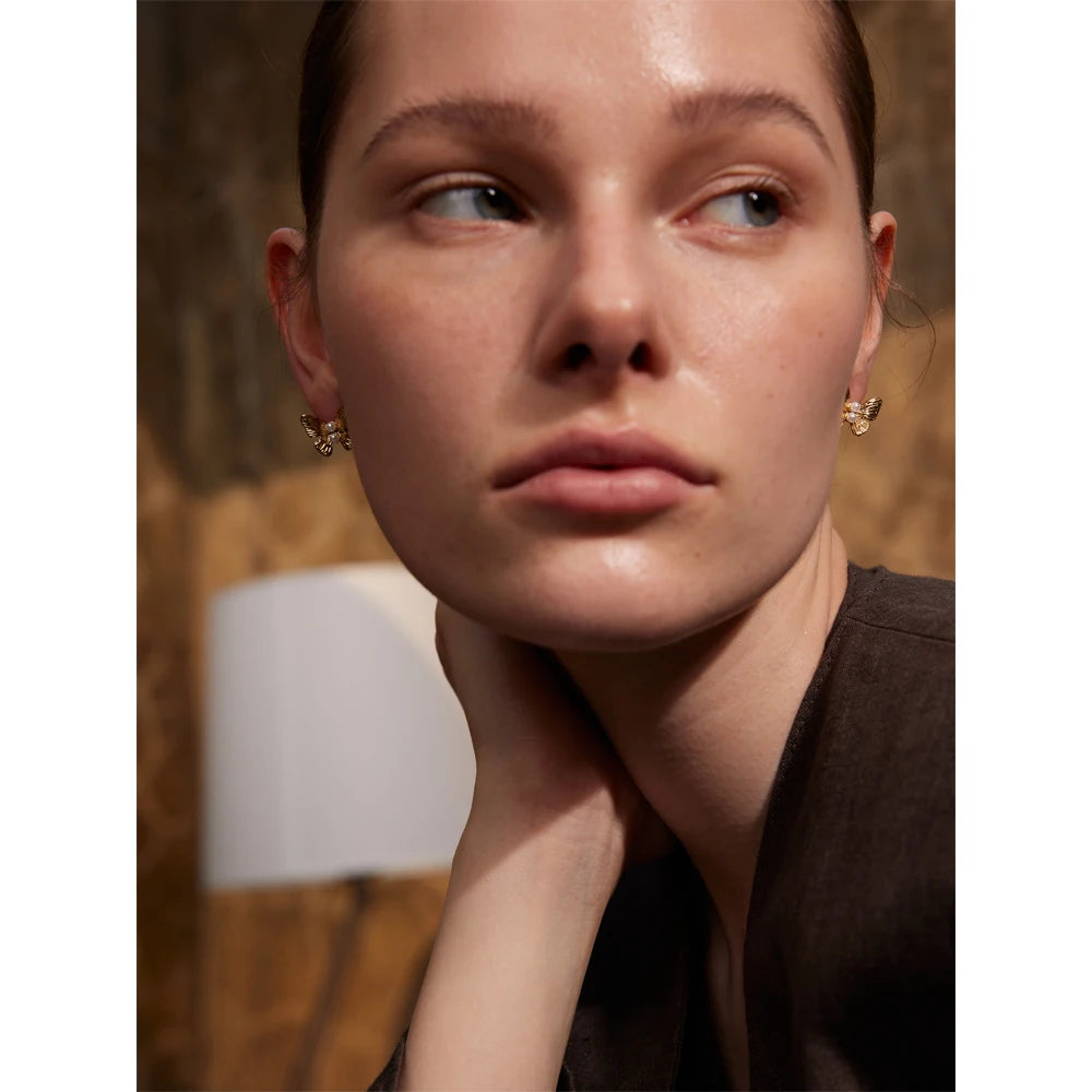 Brinco Pearls Butterfly Banhado em Ouro 18K